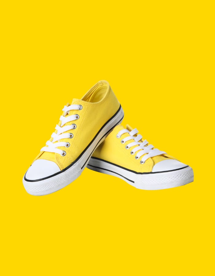 Men's Low-Top modern look with flexible yellow sneakers